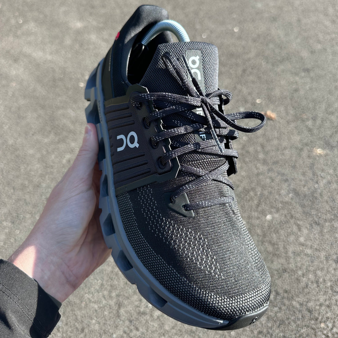 ON CLOUDSWIFT 4 AD - BLACK / GREY