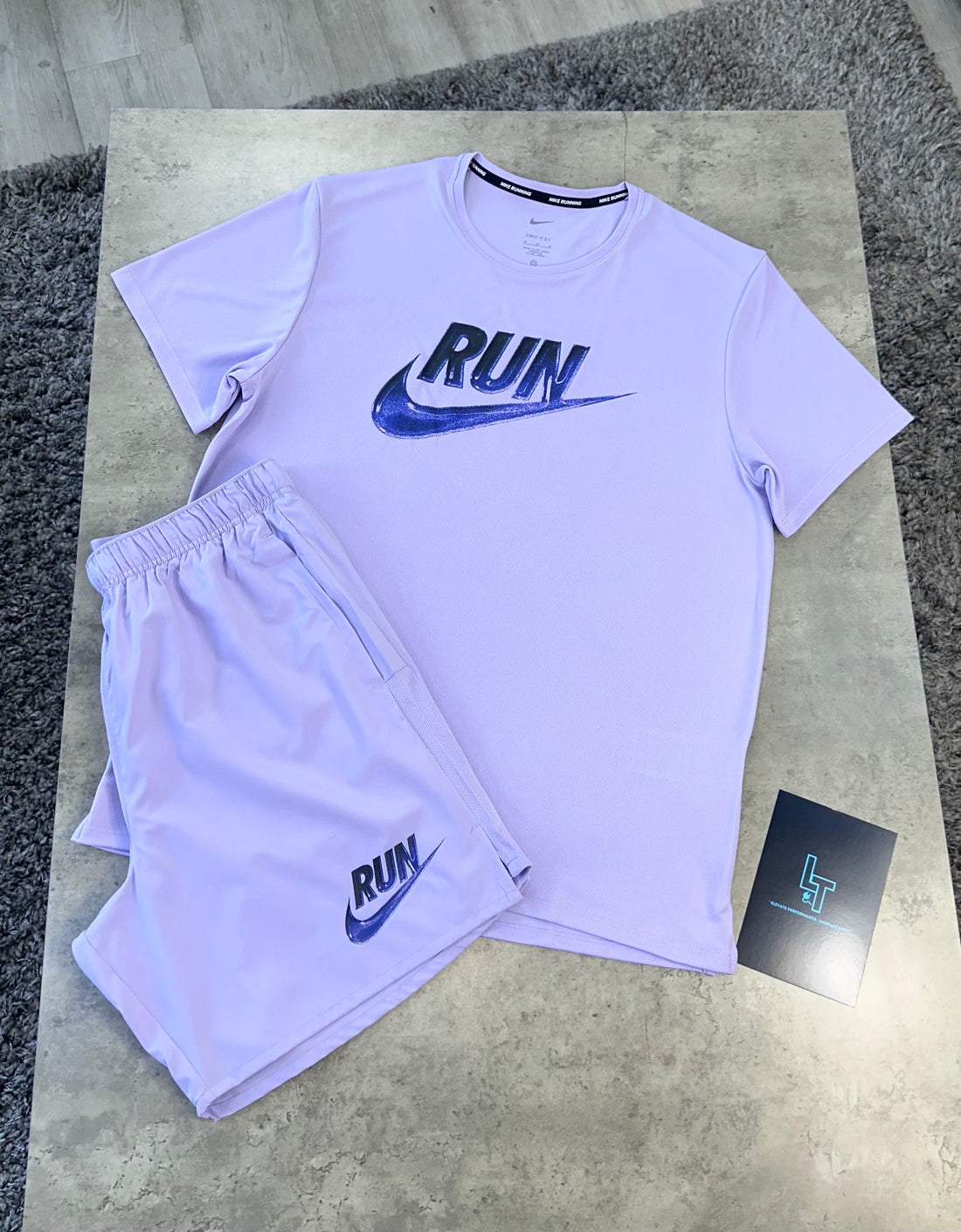NIKE GRAPHIC MILER SET - LILAC