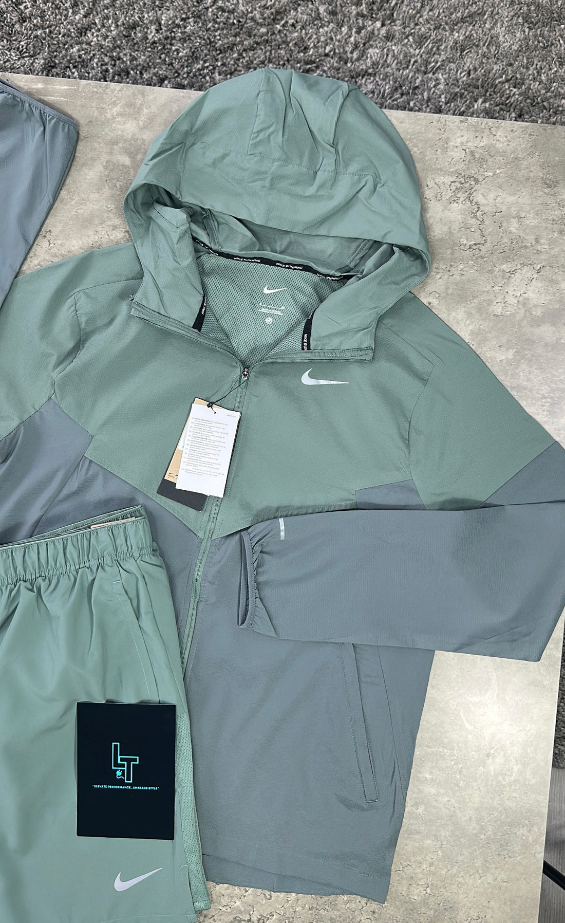 NIKE WINDRUNNER SET - KHAKI/GREY