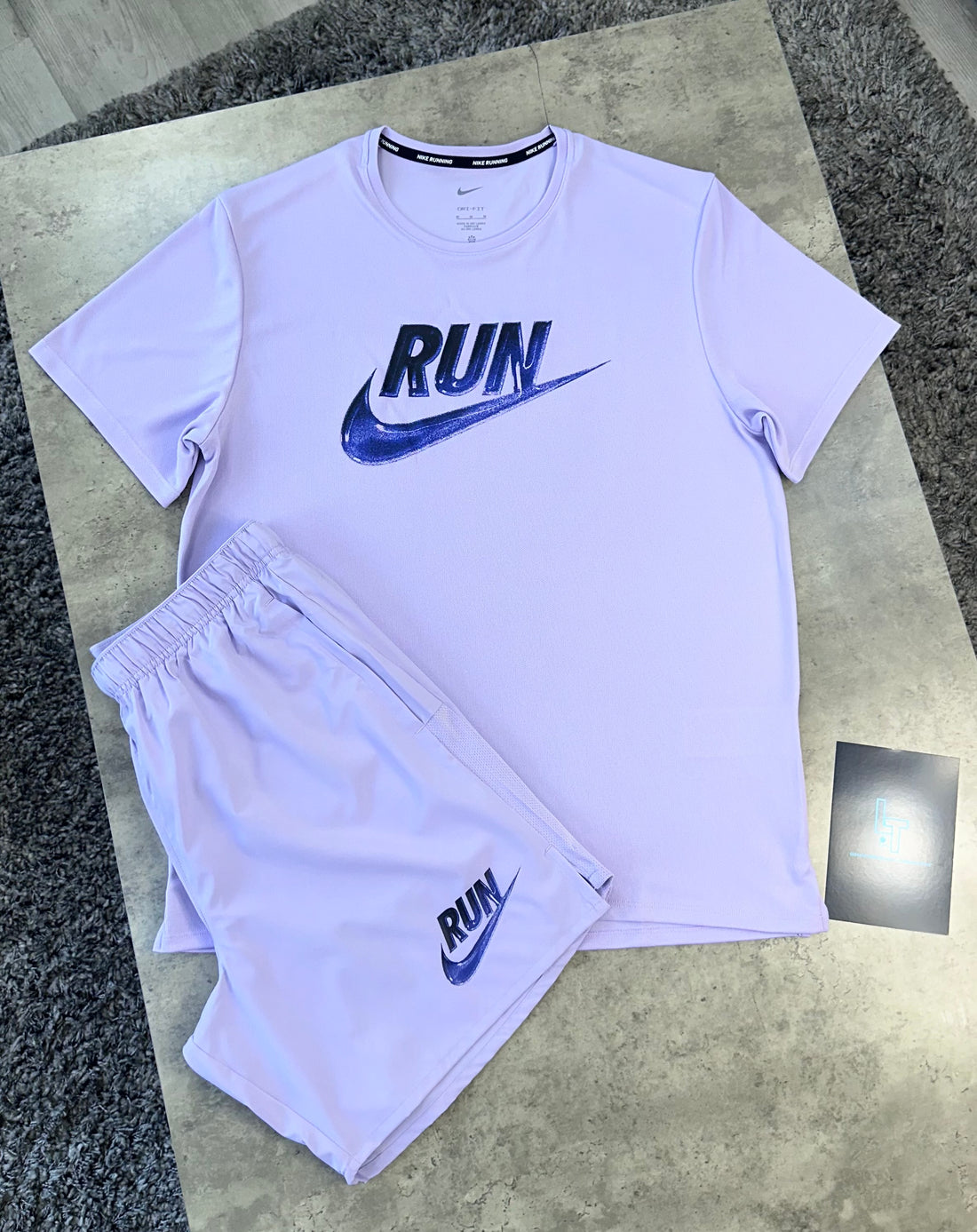 NIKE GRAPHIC MILER SET - LILAC