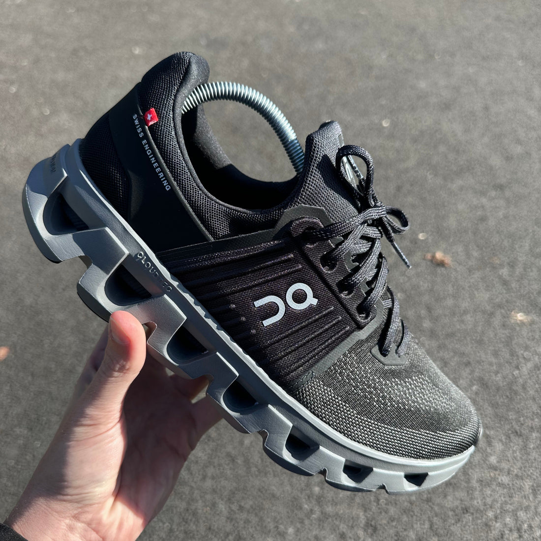 ON CLOUDSWIFT 4 AD - BLACK / GREY