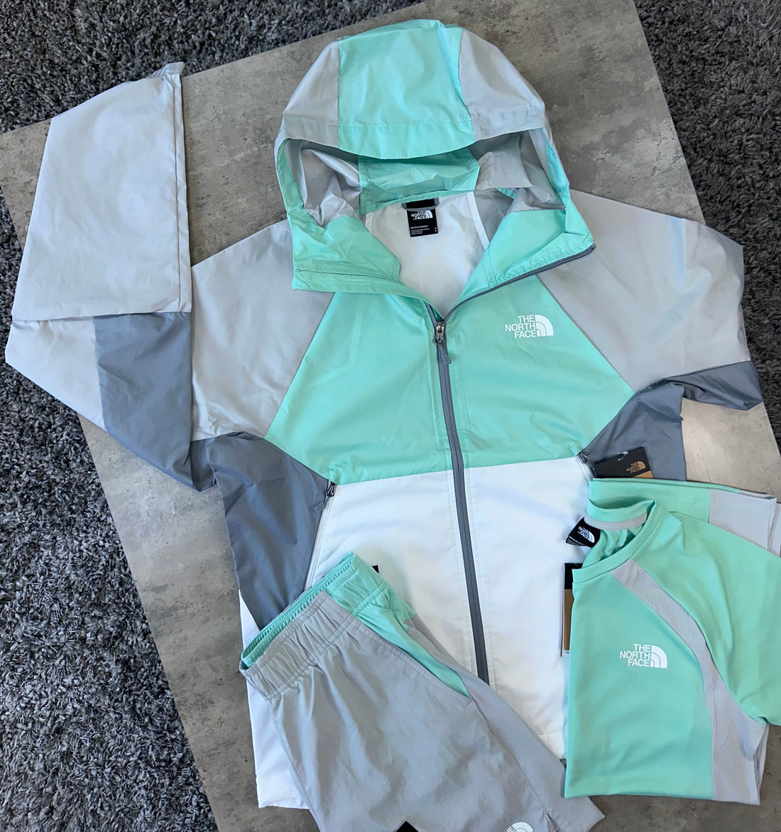 THE NORTH FACE PERFORMANCE SET - MINT/GREY/WHITE