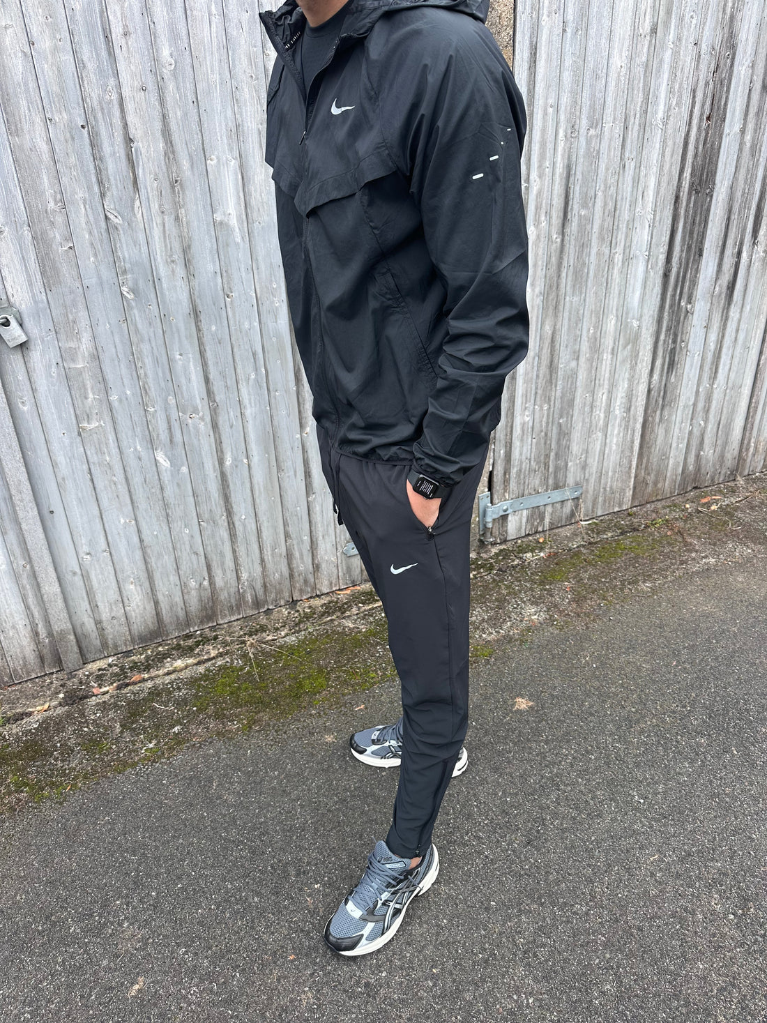 NIKE STRIDE TRACKSUIT - BLACK