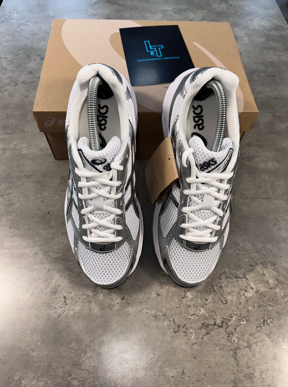 ASICS GEL TRAINERS - WHITE/SILVER