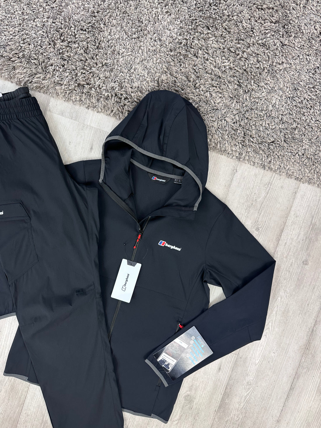 BERGHAUS THERAN CARGO TRACKSUIT - BLACK