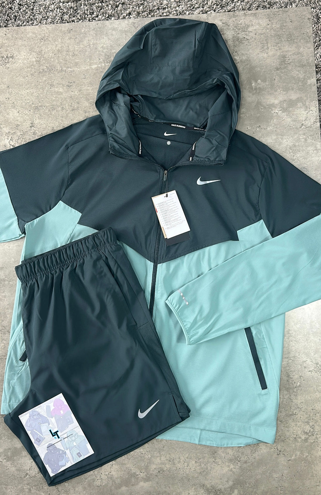 NIKE WINDRUNNER SET - SEAWEED/CANNON