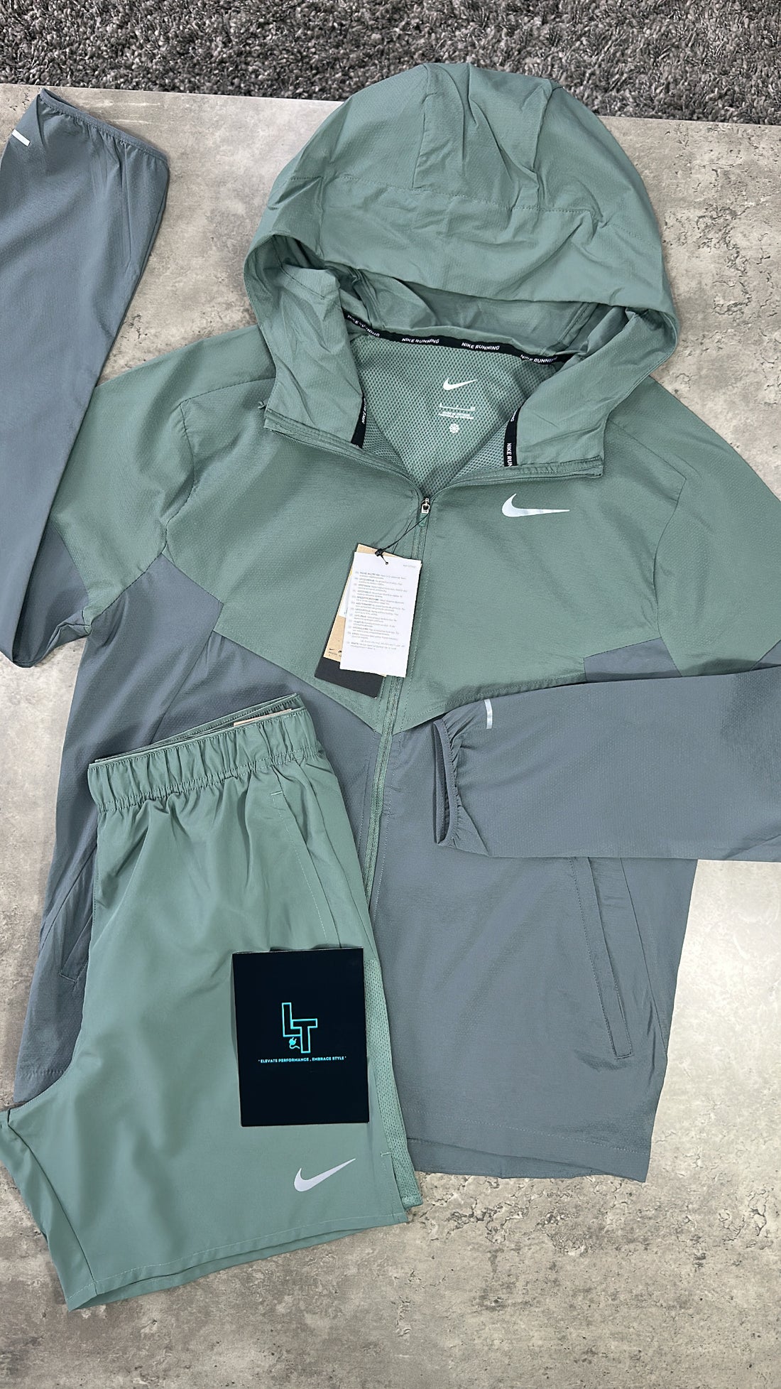 NIKE WINDRUNNER SET - KHAKI/GREY