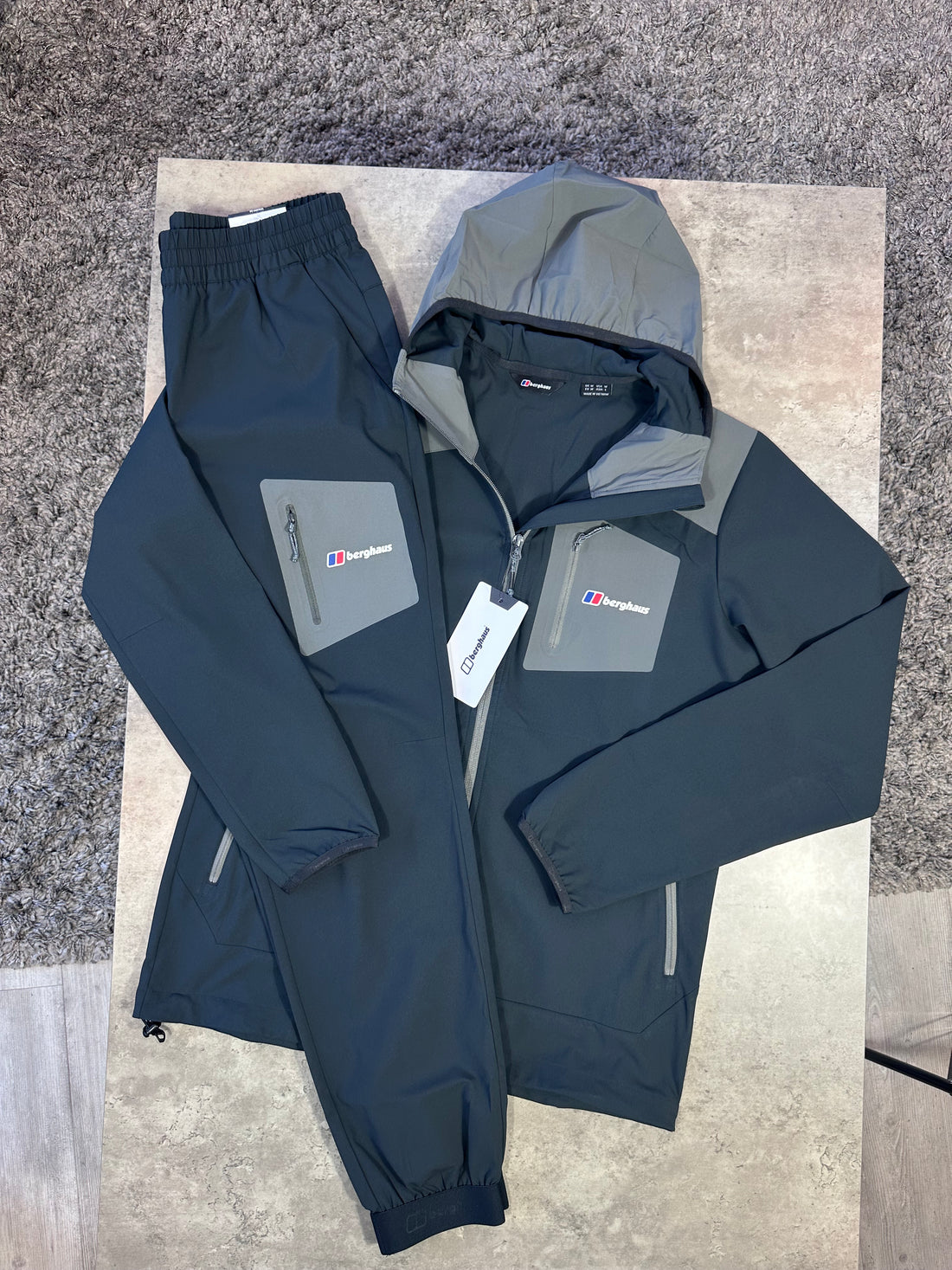 BERGHAUS WOVEN TRACKSUIT - BLACK / DARK GREY