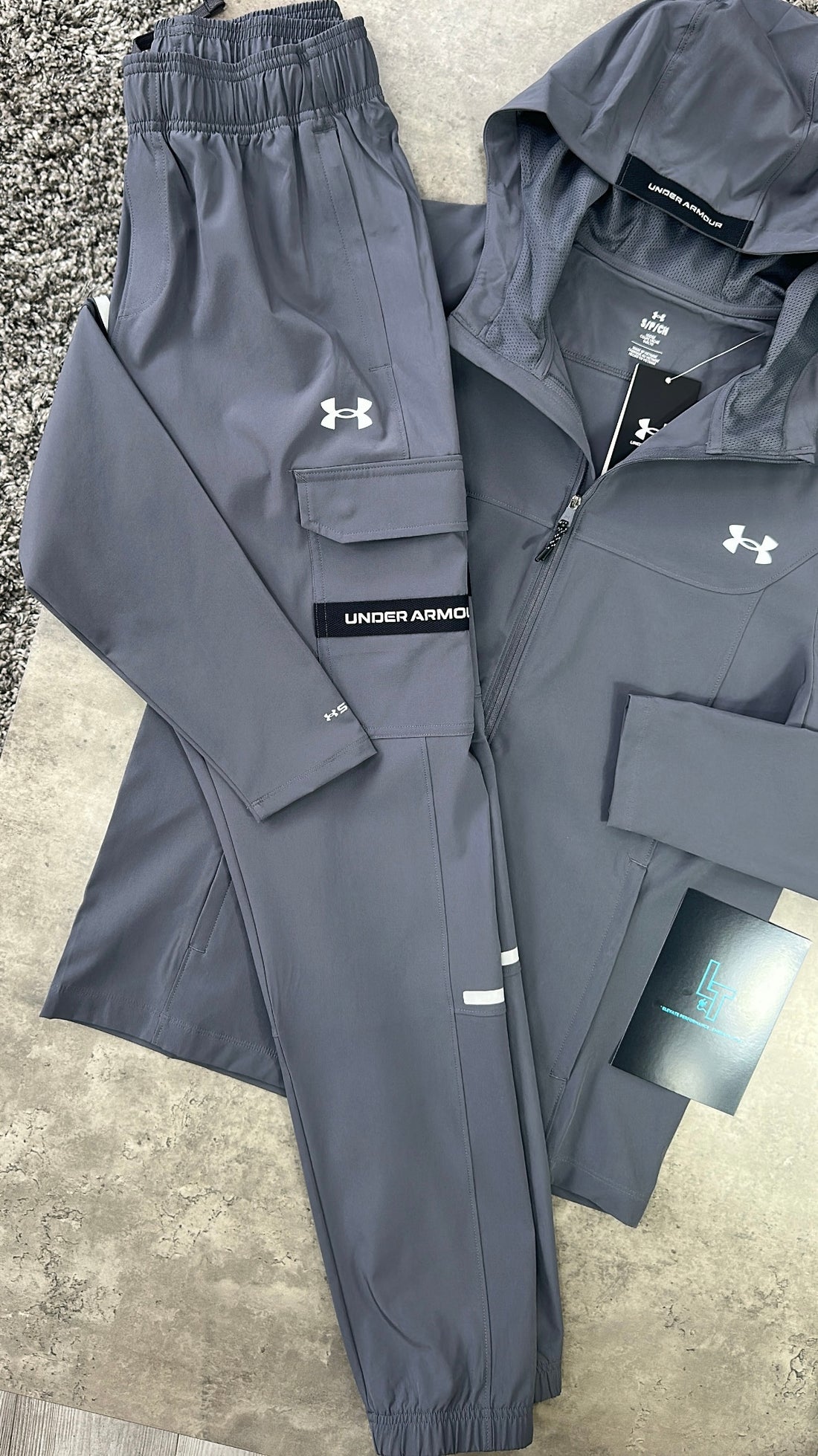 UNDER ARMOUR TECH UTILITY TRACKSUIT - GREY