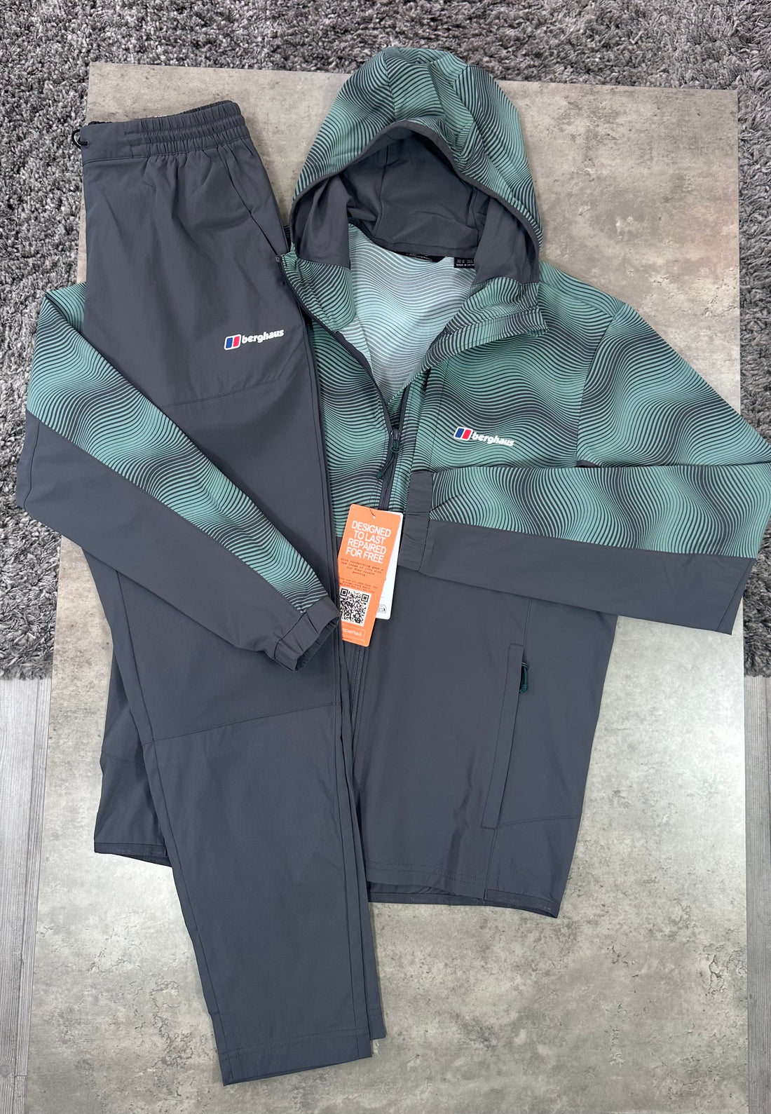 BERGHAUS WAVE TRACKSUIT - GREEN / DARK GREY