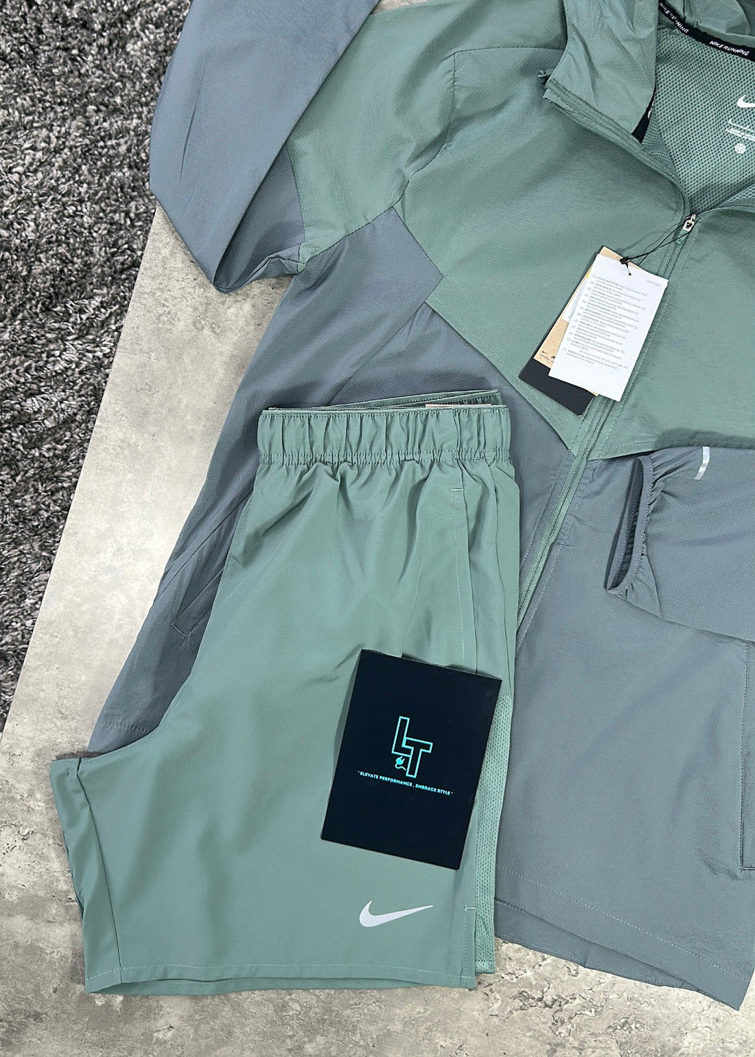 NIKE WINDRUNNER SET - KHAKI/GREY