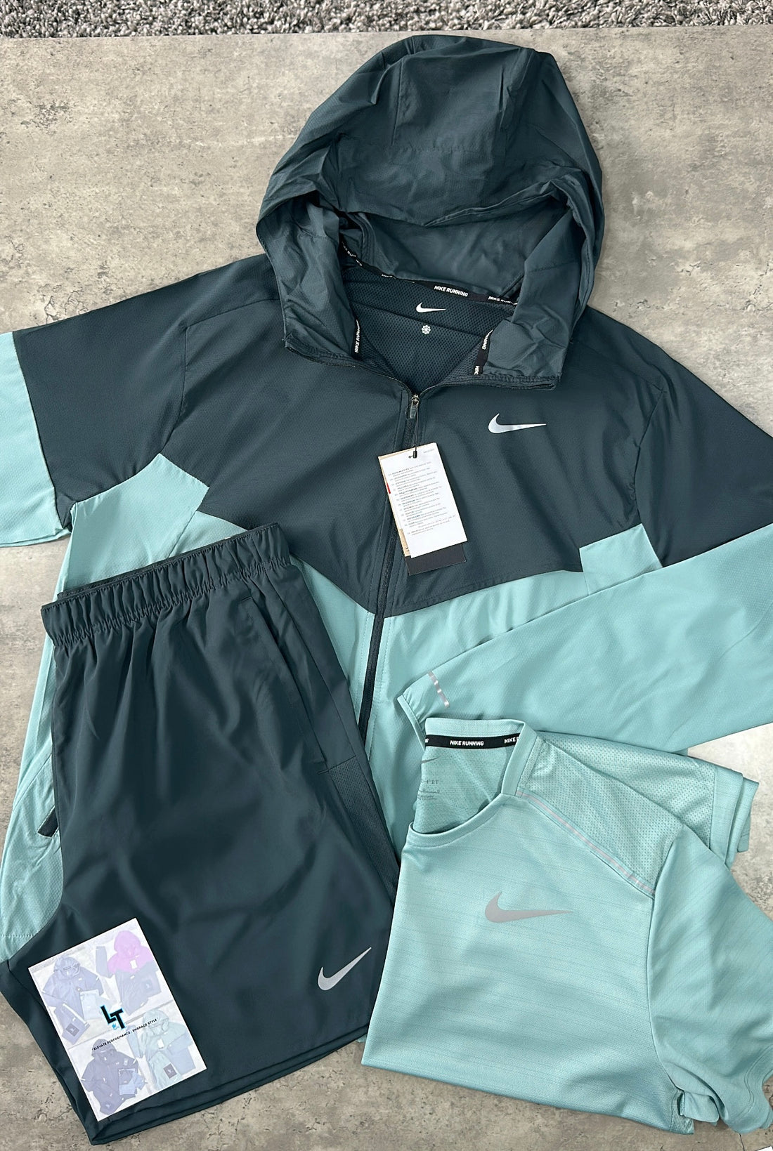 NIKE WINDRUNNER TRI SET - SEAWEED/CANNON