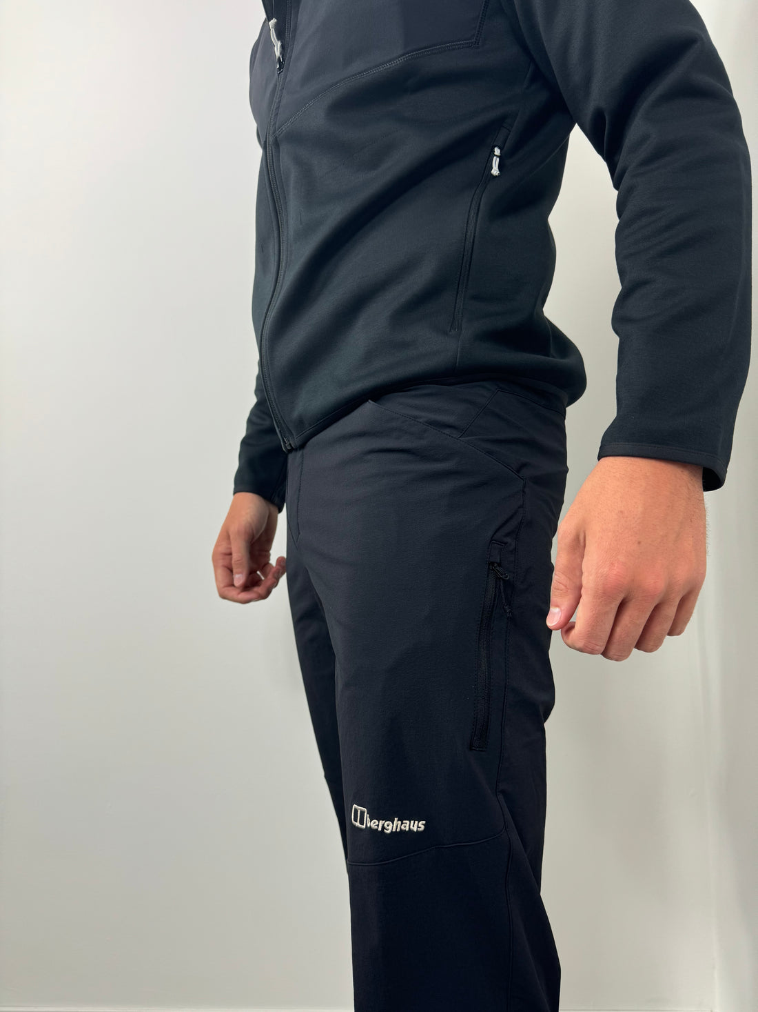 BERGHAUS TRAWDEN HYBRID TRACKSUIT - BLACK