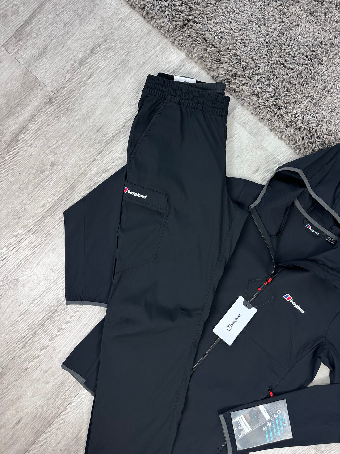 BERGHAUS THERAN CARGO TRACKSUIT - BLACK